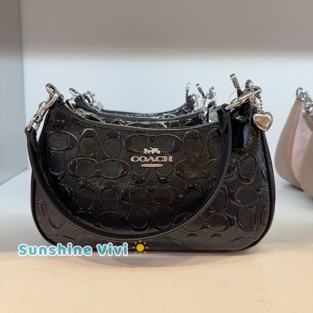 NWT Coach CDA98 Teri Shoulder Bag In Signature Leather With Heart Charm Black